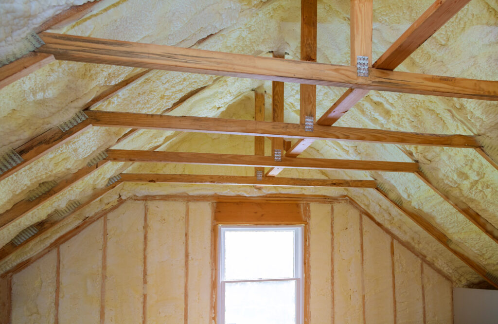 Why High-Efficiency ACs Fail in Poorly Insulated Homes
